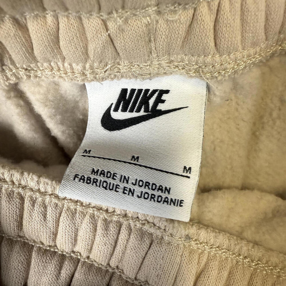 Nike big kids medium club fleece loose jogger pants sand drift - Picture 2 of 8